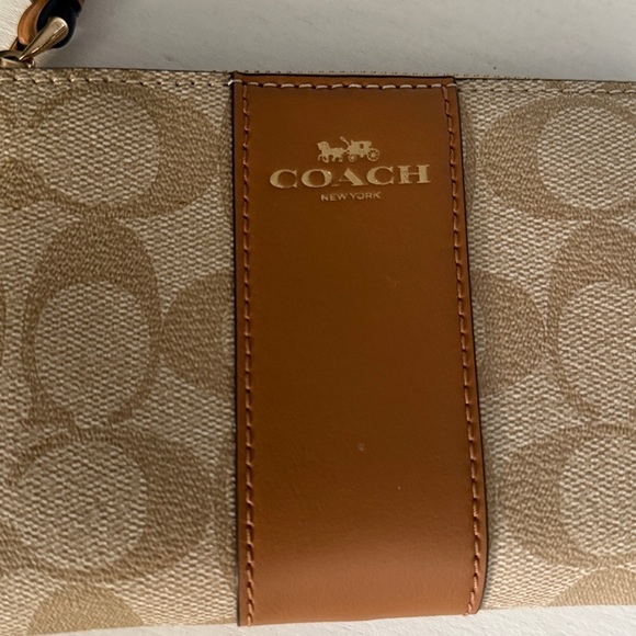COACH Wristlet in Beige and Brown Leather Signature Logo - Picture 4 of 10